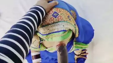 Rajasthani lady gives a desi blowjob in a hotel room