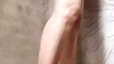 Mature aunty pissing and bathing video making