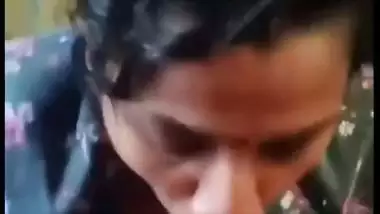 Madurai lady hot Tamil sex video of sucking multiple dicks