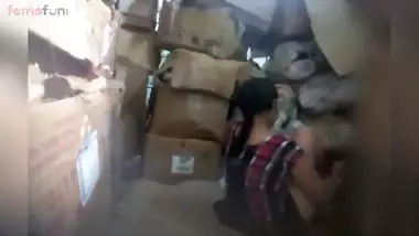 Naughty Desi Bhabhi Knows How To Get A Sex Discount