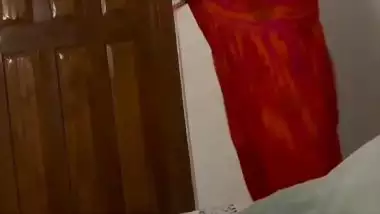 Huge tits MILF pics and nude videos before viral sex