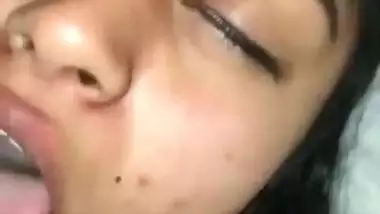 Bengaluru horny girl gives a desi blowjob to drink cum